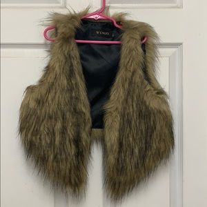 Cropped fur vest